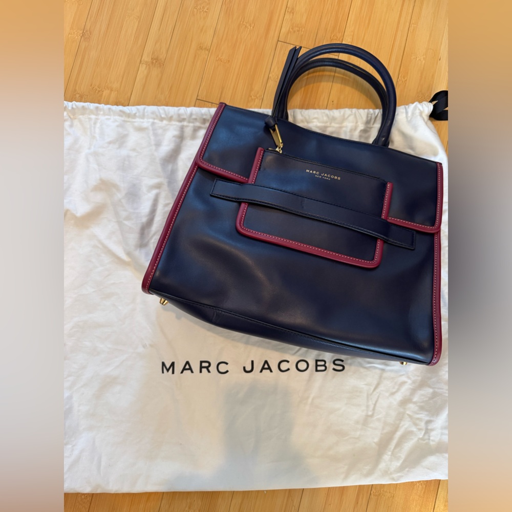 New! Never Used! Marc Jacobs Habdbag Navy w Red Pipping -  Shoulder Strap too!